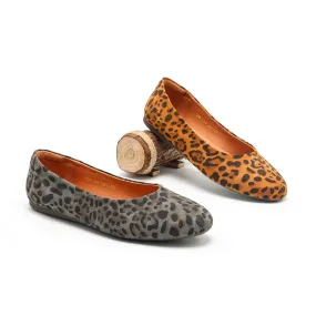 Dwarves Studio Casual Leopard Print Suede Flats | Round-Toe Slip-On Shoes in Brown/Grey/Apricot