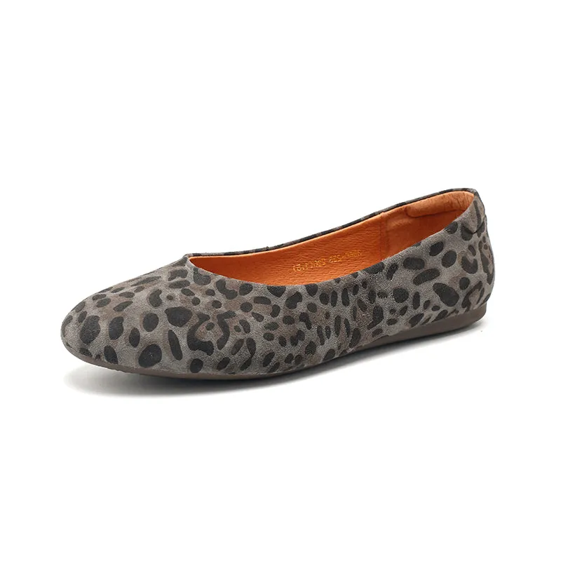 Dwarves Studio Casual Leopard Print Suede Flats | Round-Toe Slip-On Shoes in Brown/Grey/Apricot
