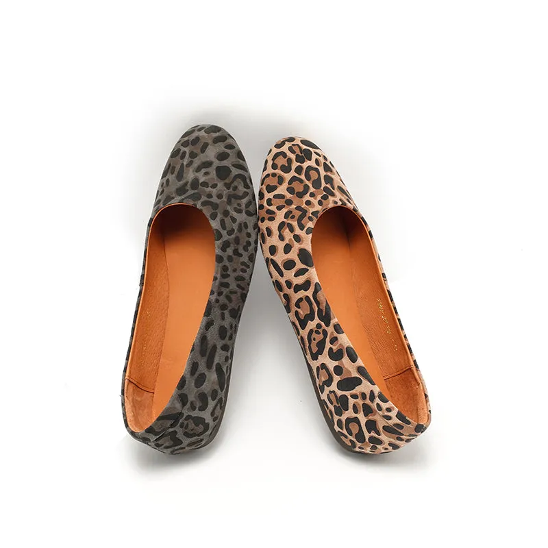 Dwarves Studio Casual Leopard Print Suede Flats | Round-Toe Slip-On Shoes in Brown/Grey/Apricot
