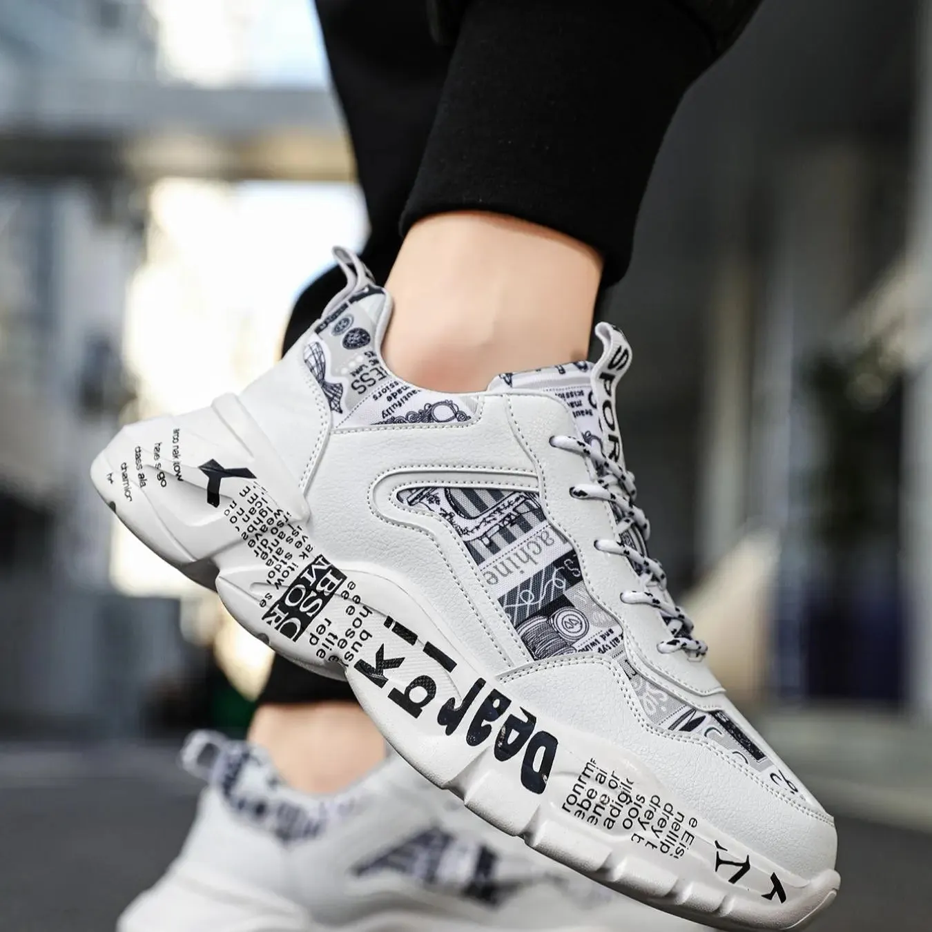 Fashionable Letter Pattern Mesh Sneakers