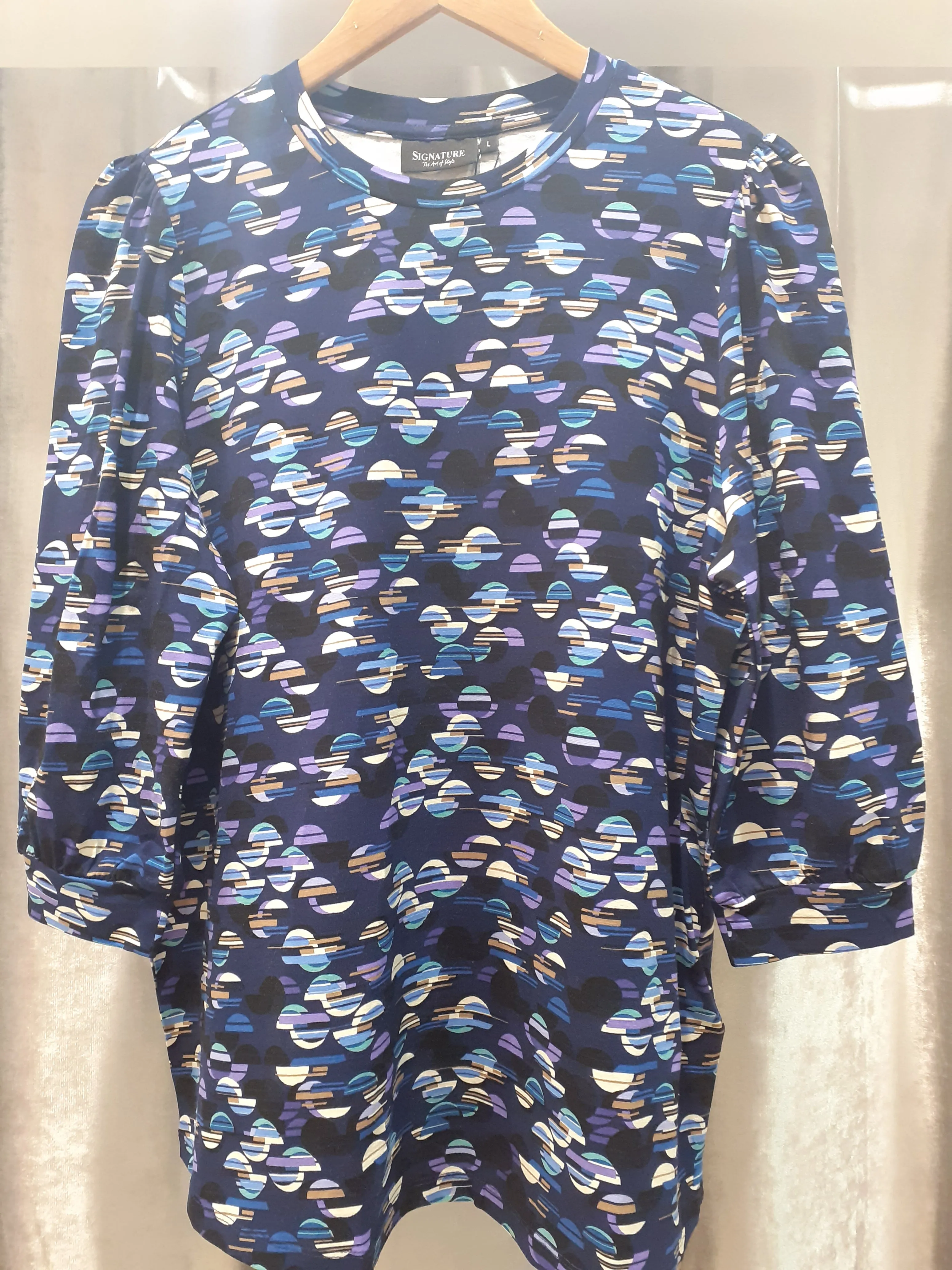 Signature abstract circle pattern print tops